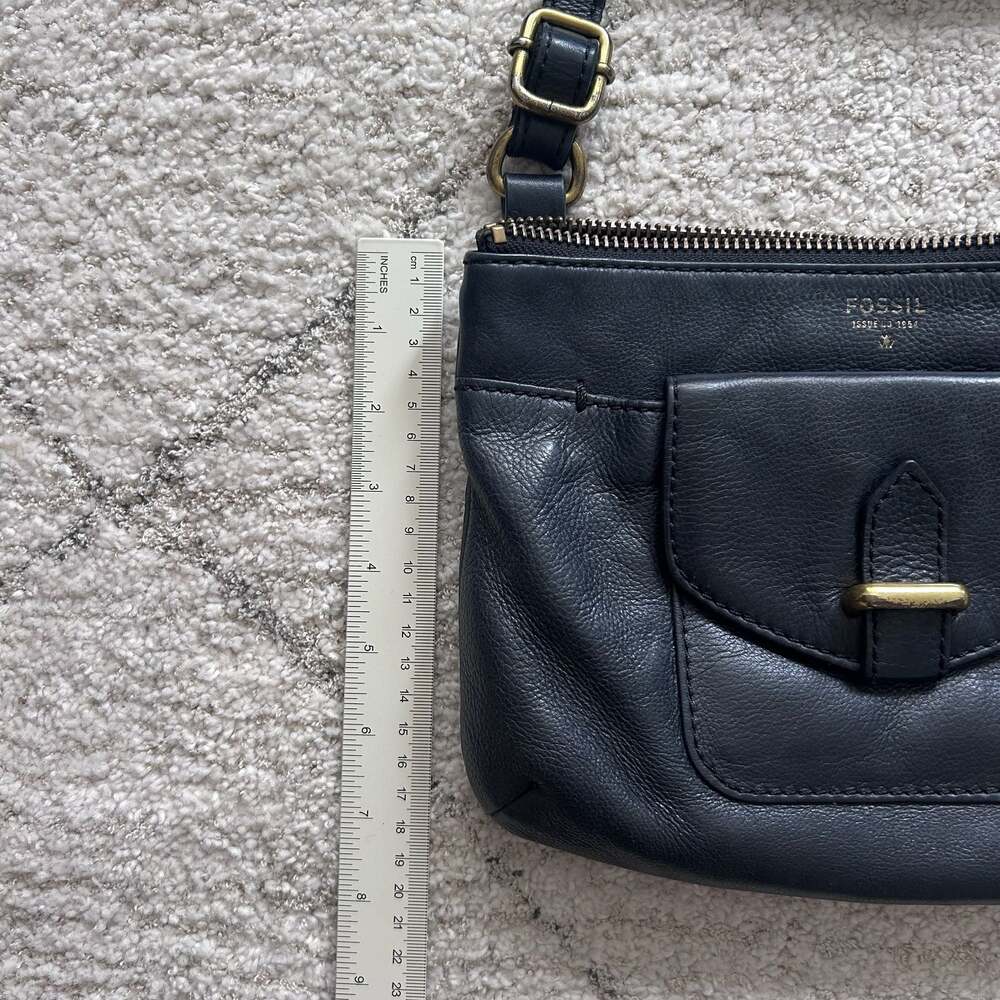 Fossil Black Leather Crossbody Bag with Front Pocket - Picture 8 of 8